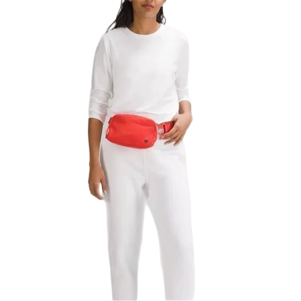 Lululemon Everywhere 1L Belt Bag Solar Orange/White LU9AYNS‎ One Size